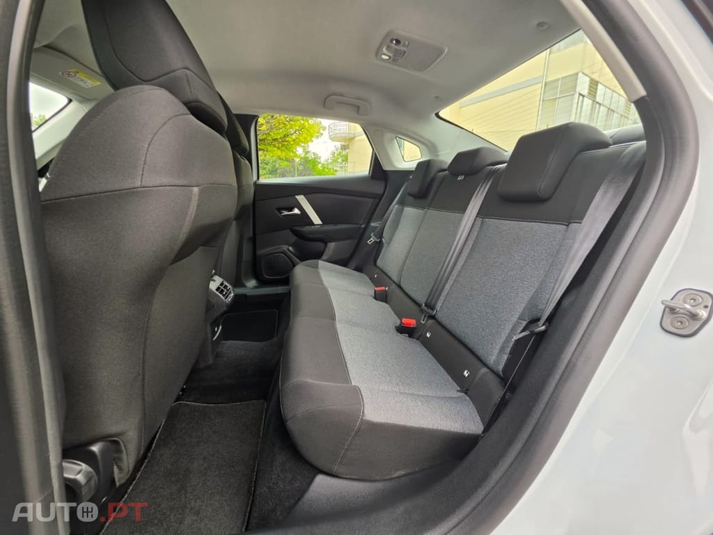 Citroen C4 X 1.2 Hybrid Max e-DSC6