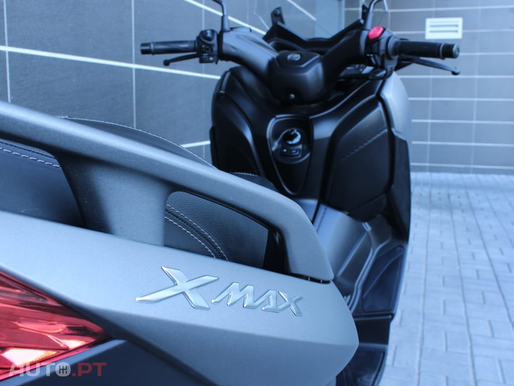Yamaha X-Max 300