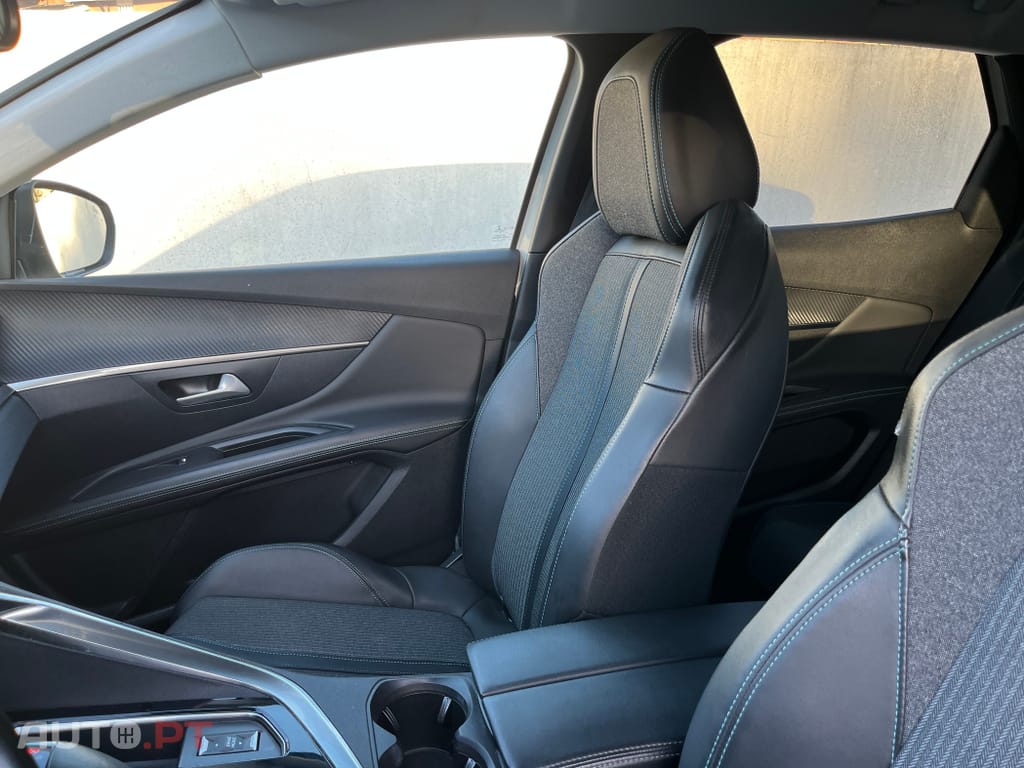 Peugeot 3008 1.5 BlueHDi Allure Pack EAT8