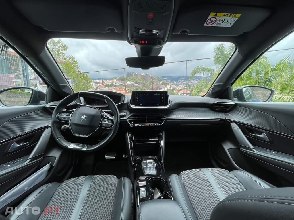 Peugeot E-208 50 kWh GT