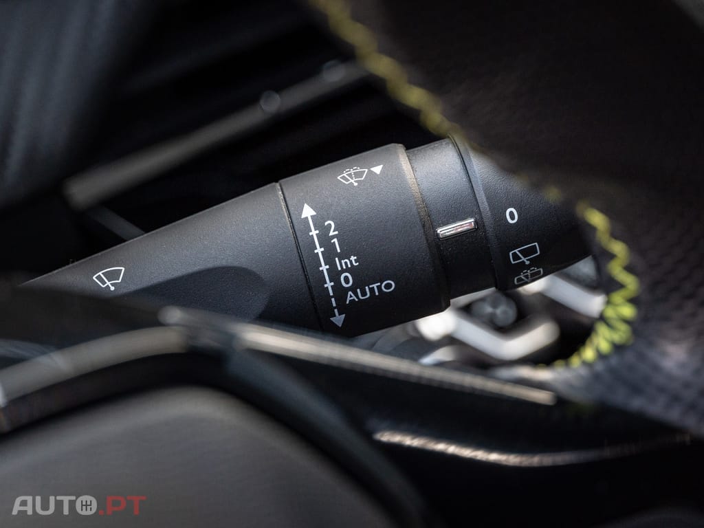 Peugeot E-2008 50 kWh GT
