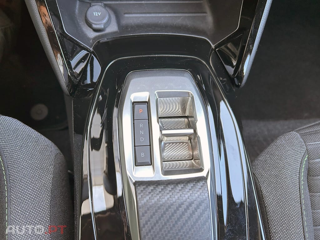 Peugeot E-2008 54 kWh Active
