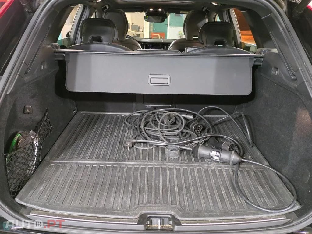 Volvo XC60 2.0 T8 PHEV R-Design AWD