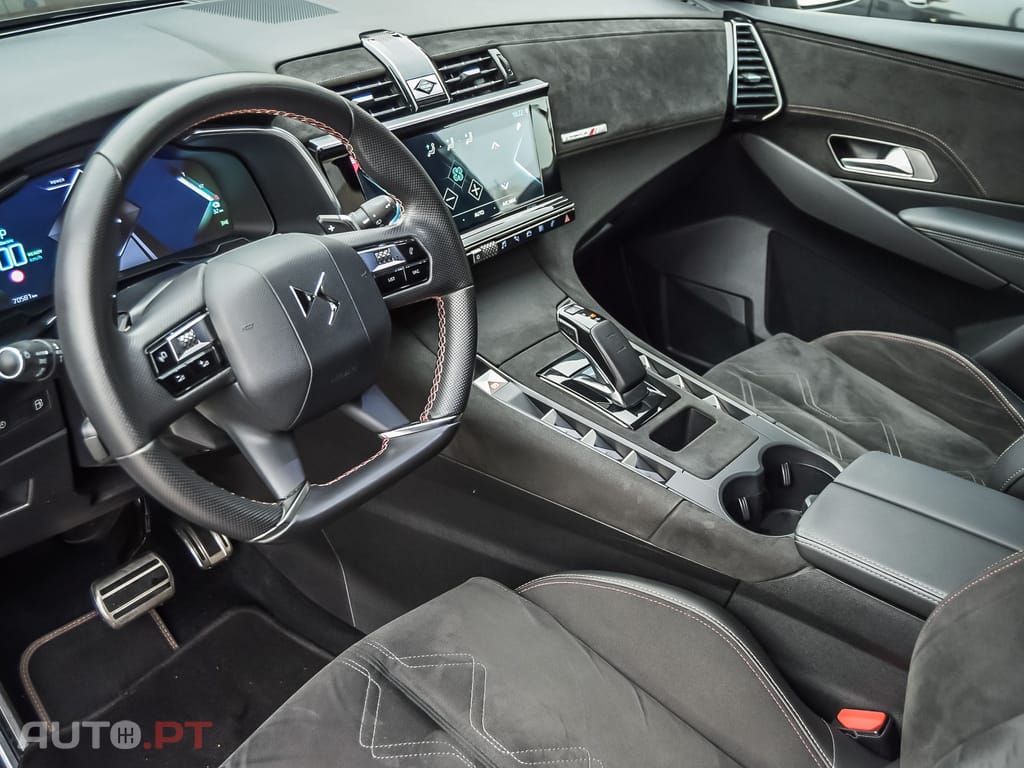 DS DS7 Crossback E-Tense Performance Line+ EAT8