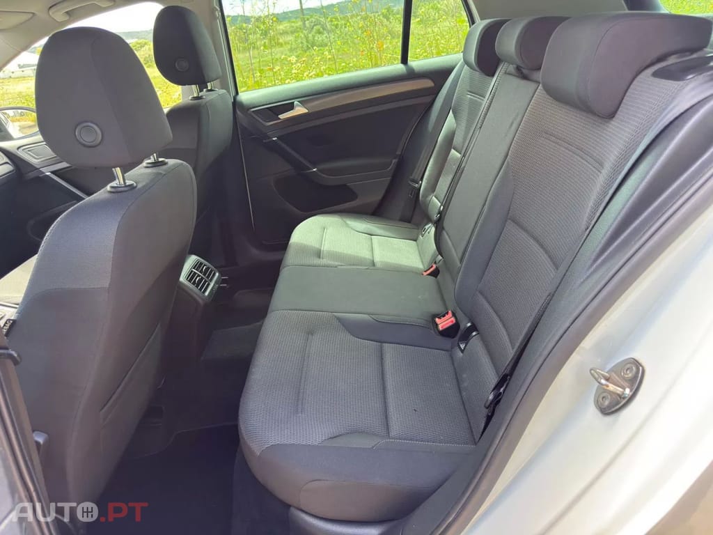 Volkswagen Golf 1.0 TSI R-Line