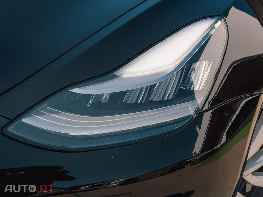 Tesla Model 3 Standard Range Plus RWD