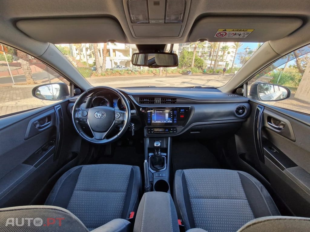 Toyota Auris 1.4 D-4D Com. +P.Sport +TSS+Navi