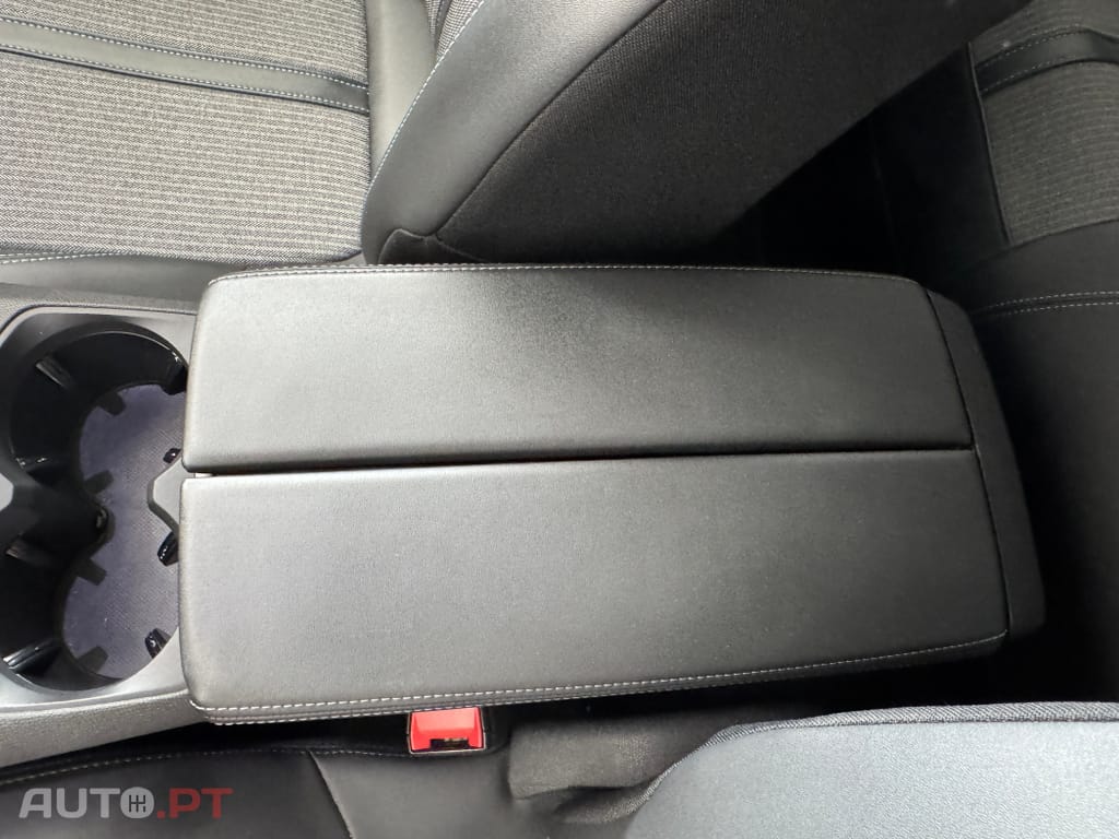 Peugeot 3008 1.6 Hybrid Active Pack e-EAT8