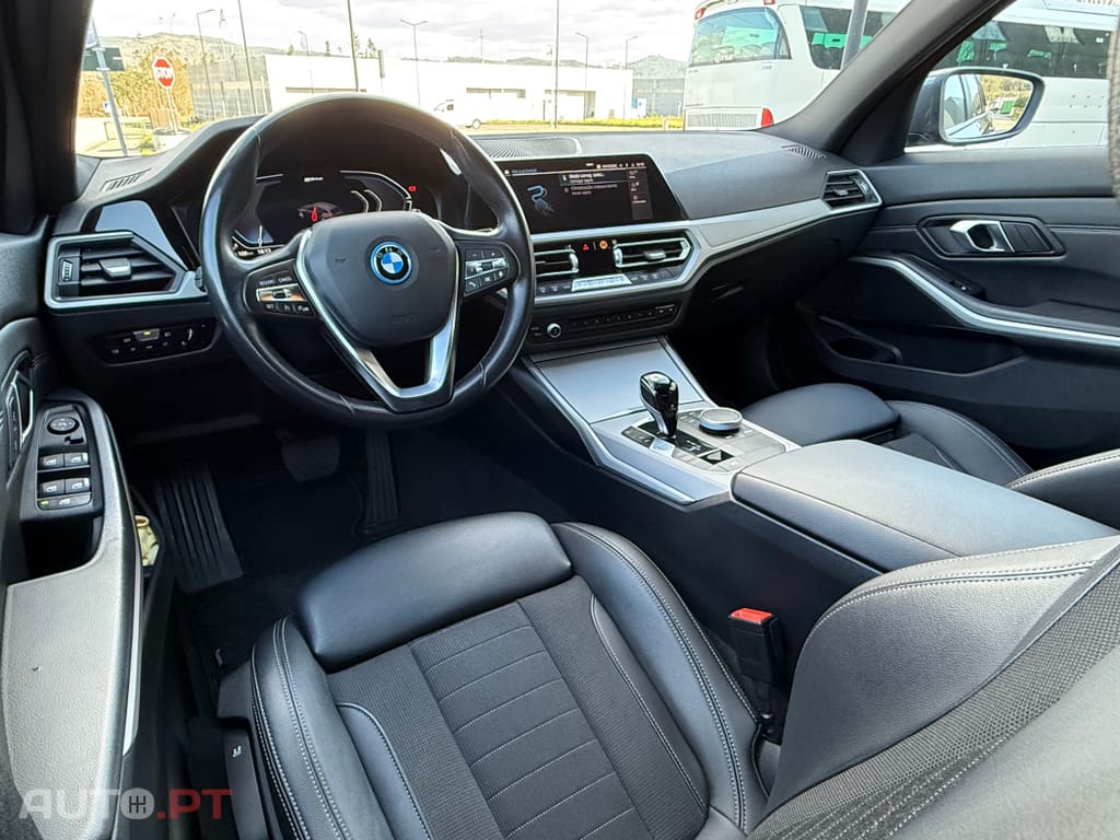 BMW 320 e Touring Corporate Edition Auto