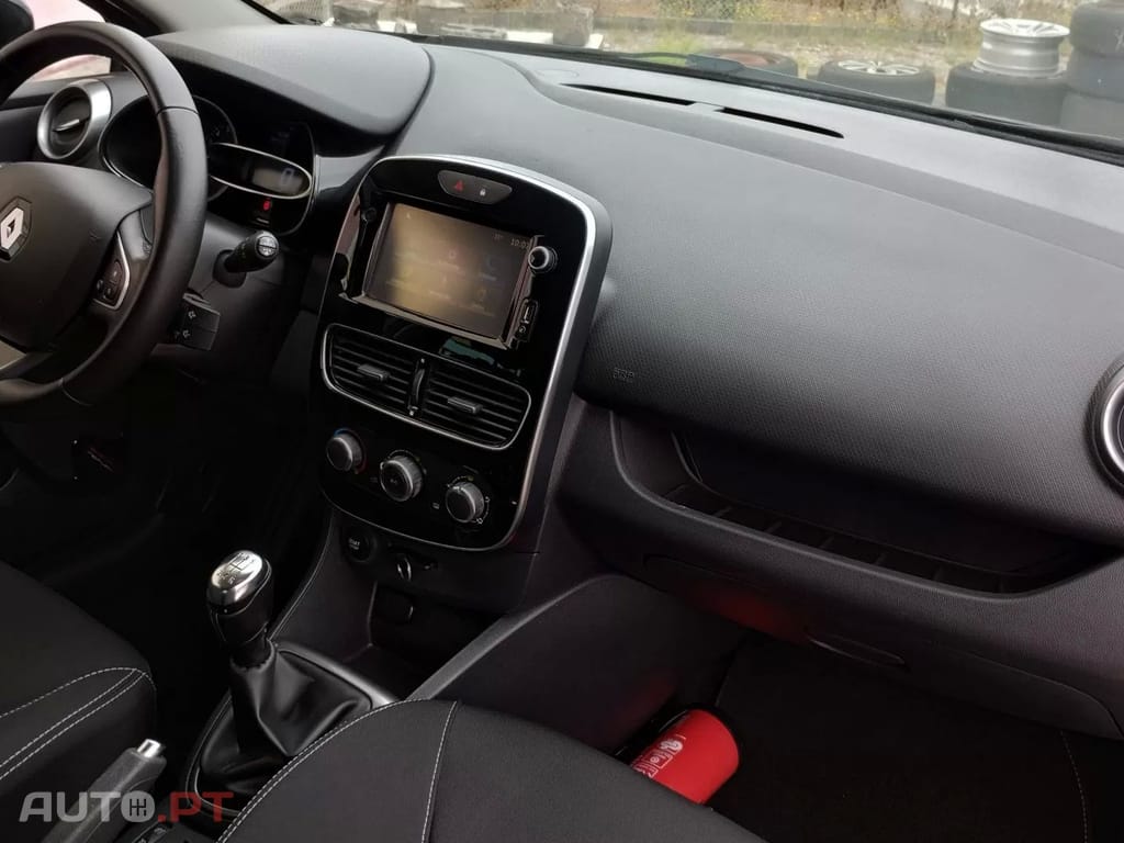 Renault Clio 0.9 TCe Limited Edition — fotografia 24