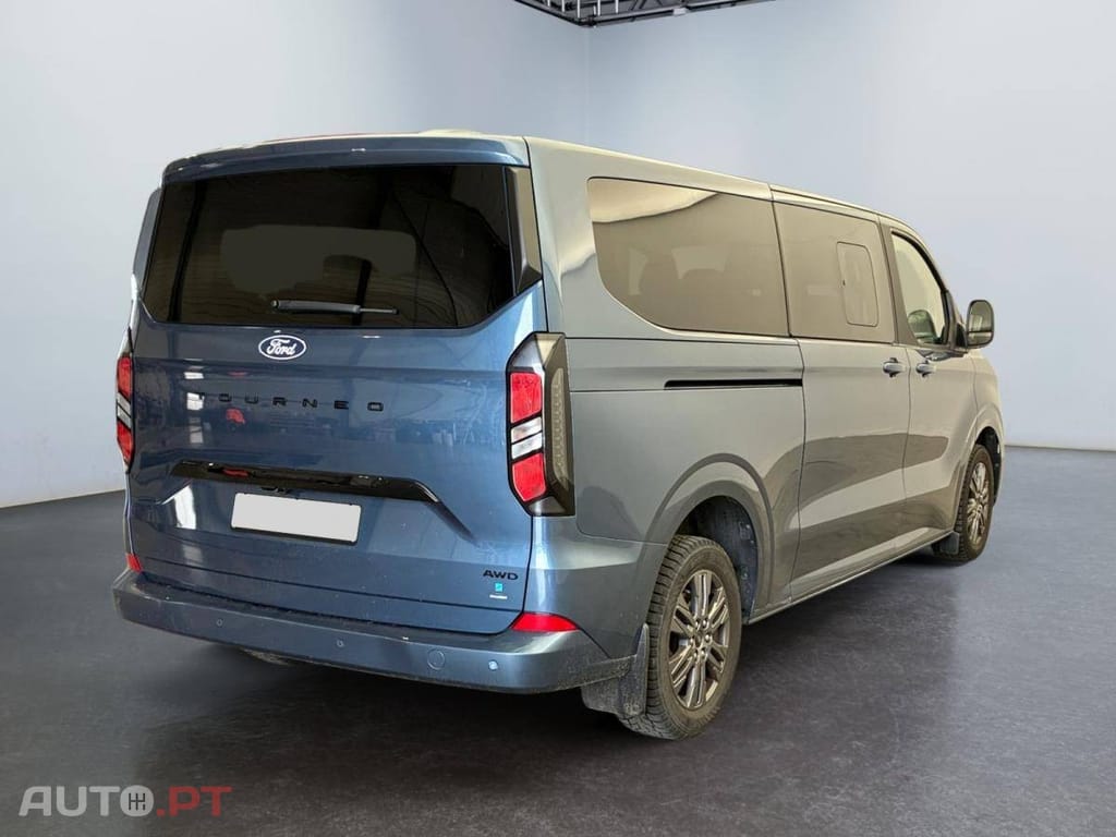 Ford Tourneo 2.0 EcoBlue L2H1 Titanium Aut.