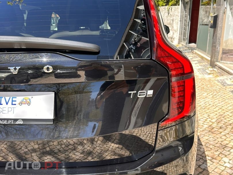 Volvo XC90 2.0 T8 PHEV Plus Dark AWD