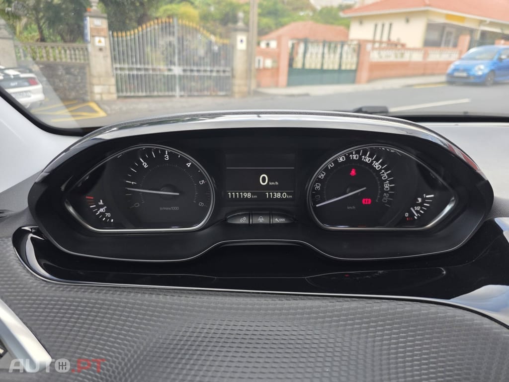 Peugeot 2008 1.6 BlueHDi Allure