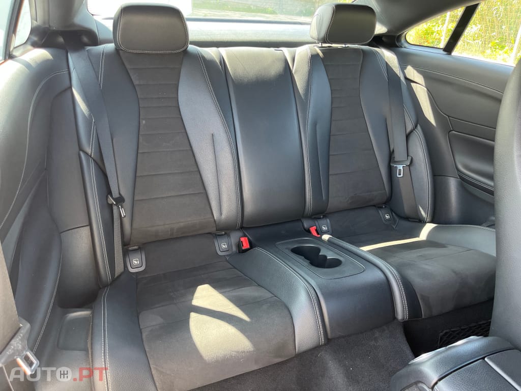 Mercedes-Benz E 220 d 4Matic Coupe 9G-TRONIC AMG Line