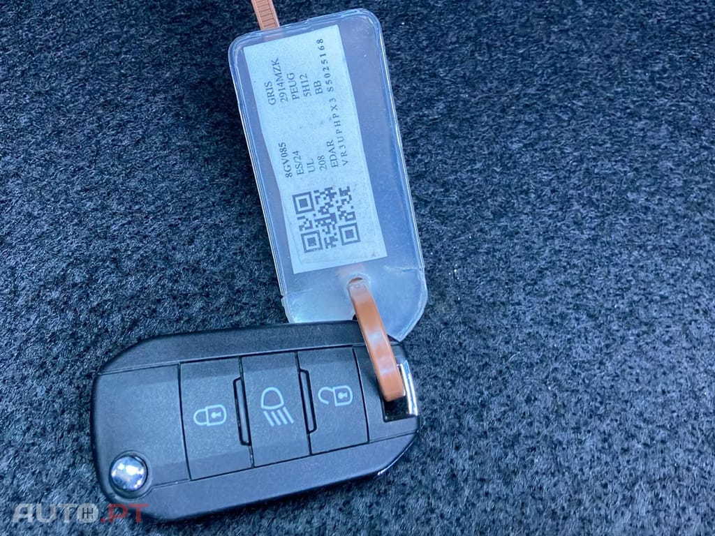 Peugeot 208 1.2 Hybrid Style e-DCS6