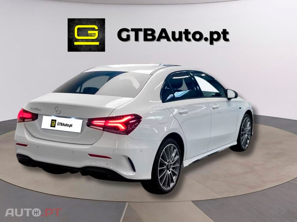 Mercedes-Benz A 250 I.V.A DEDUTIVEL e AMG