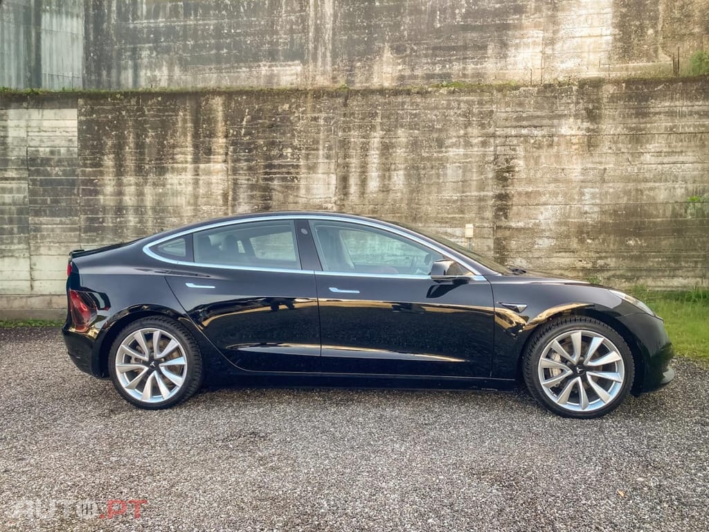 Tesla Model 3 Standard Range Plus RWD