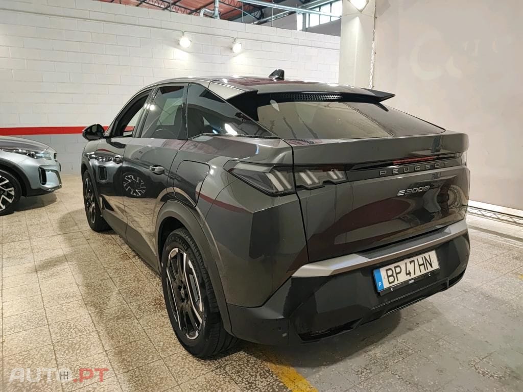 Peugeot E-3008 73 kWh Allure