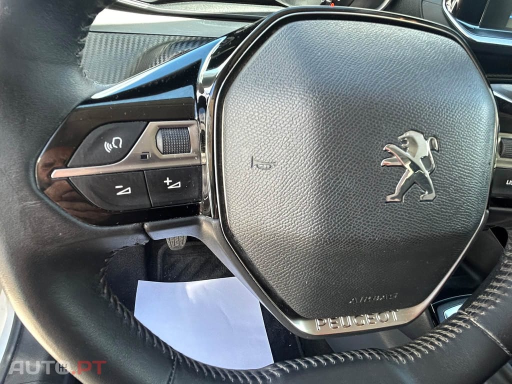 Peugeot 208 1.2 Pure Tech Style- Gasolina