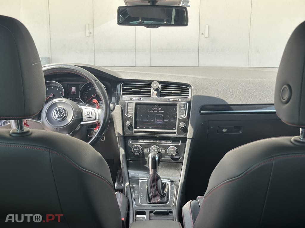 Volkswagen Golf 2.0 TSI GTI DSG