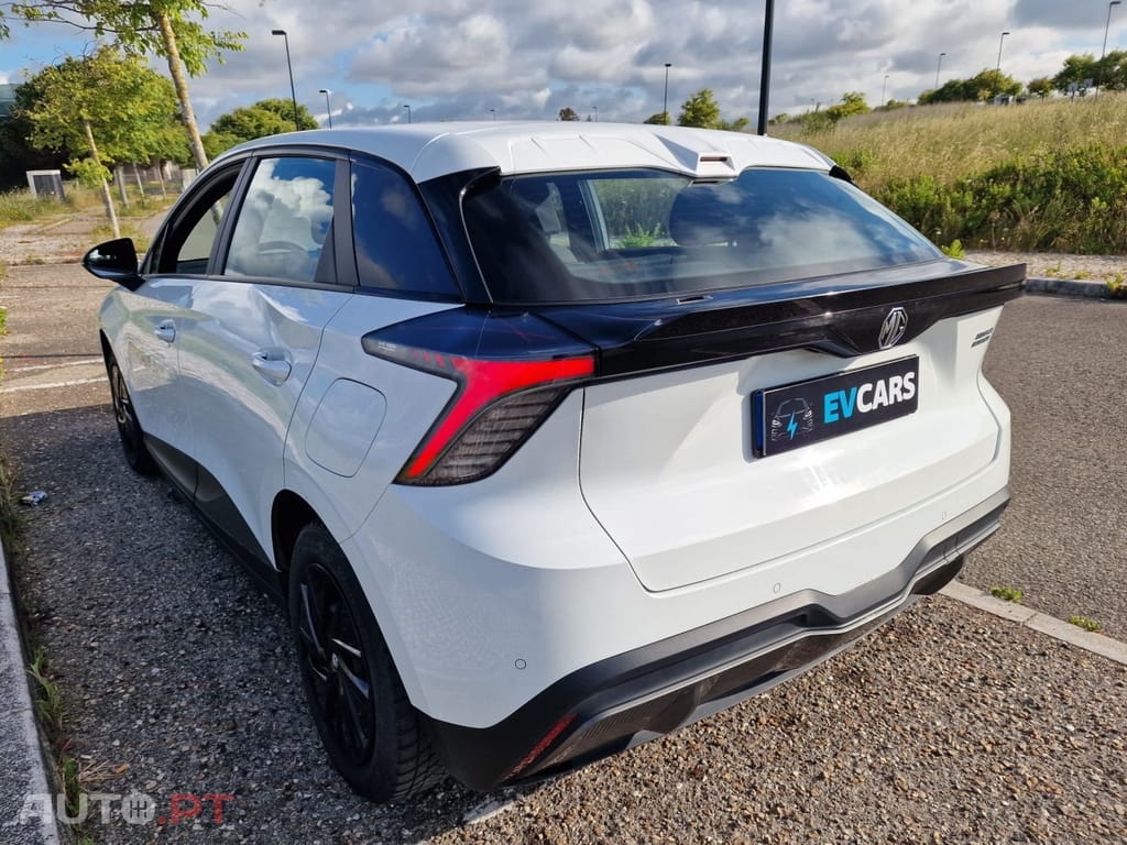 MG MG4 51 kWh Standard