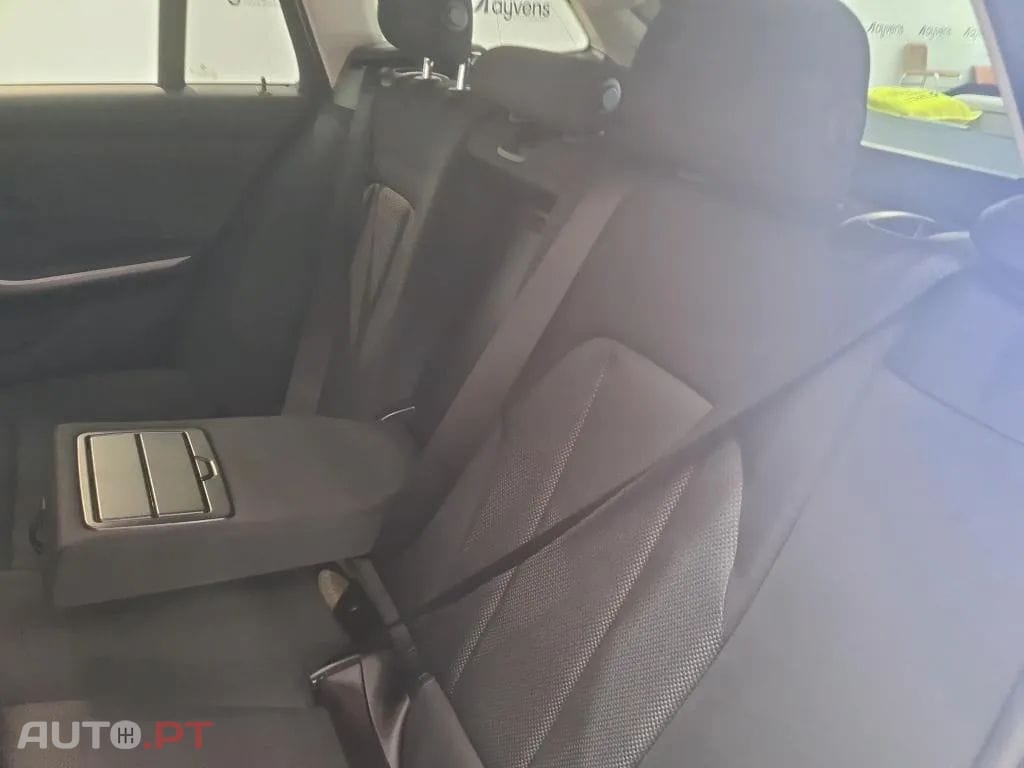 BMW 330 e Touring Corporate Edition Auto