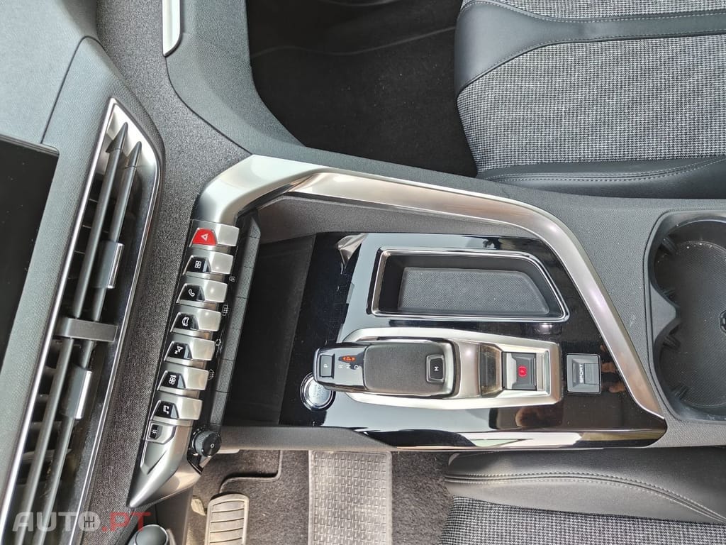 Peugeot 3008 1.5 BlueHdi EAT8 Allure