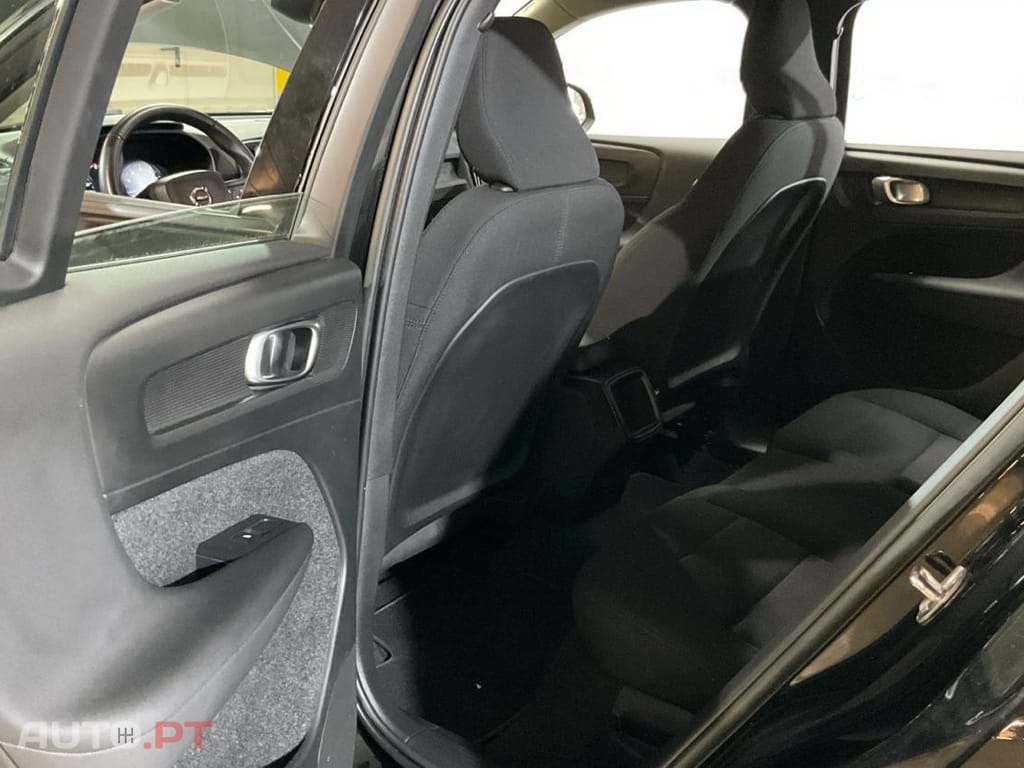 Volvo XC40 1.5 T2 Momentum Core