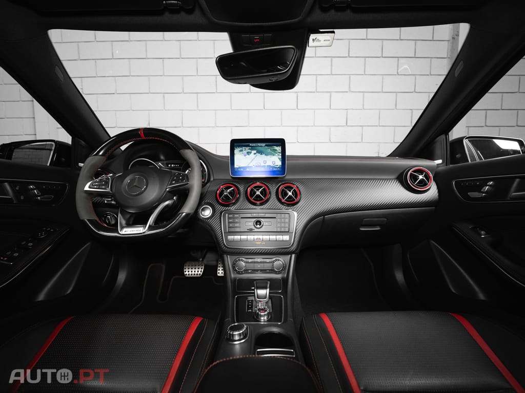 Mercedes-Benz A 45 AMG 4Matic Speedshift 7G-DCT