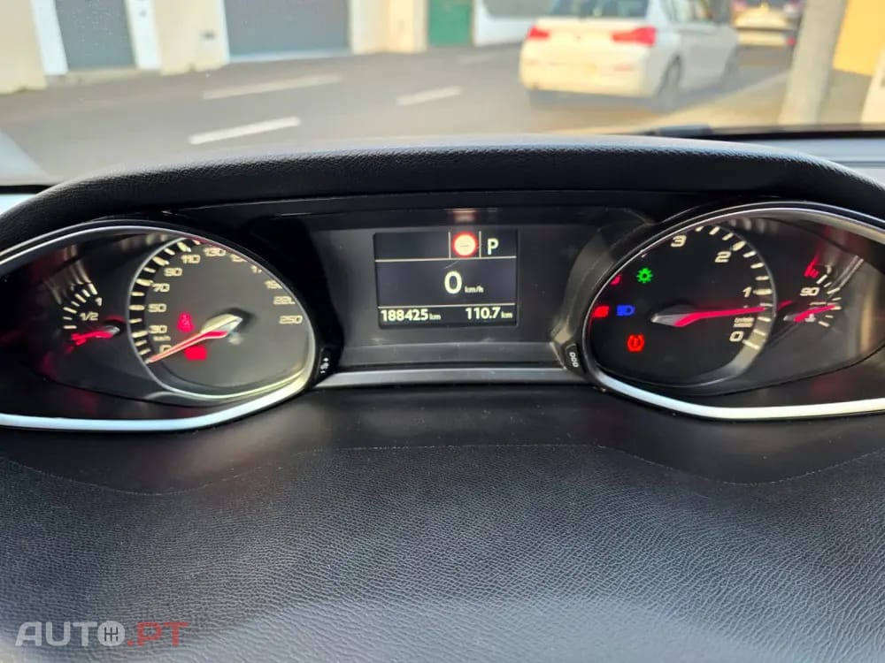 Peugeot 308 1.5 BlueHDi Style EAT8