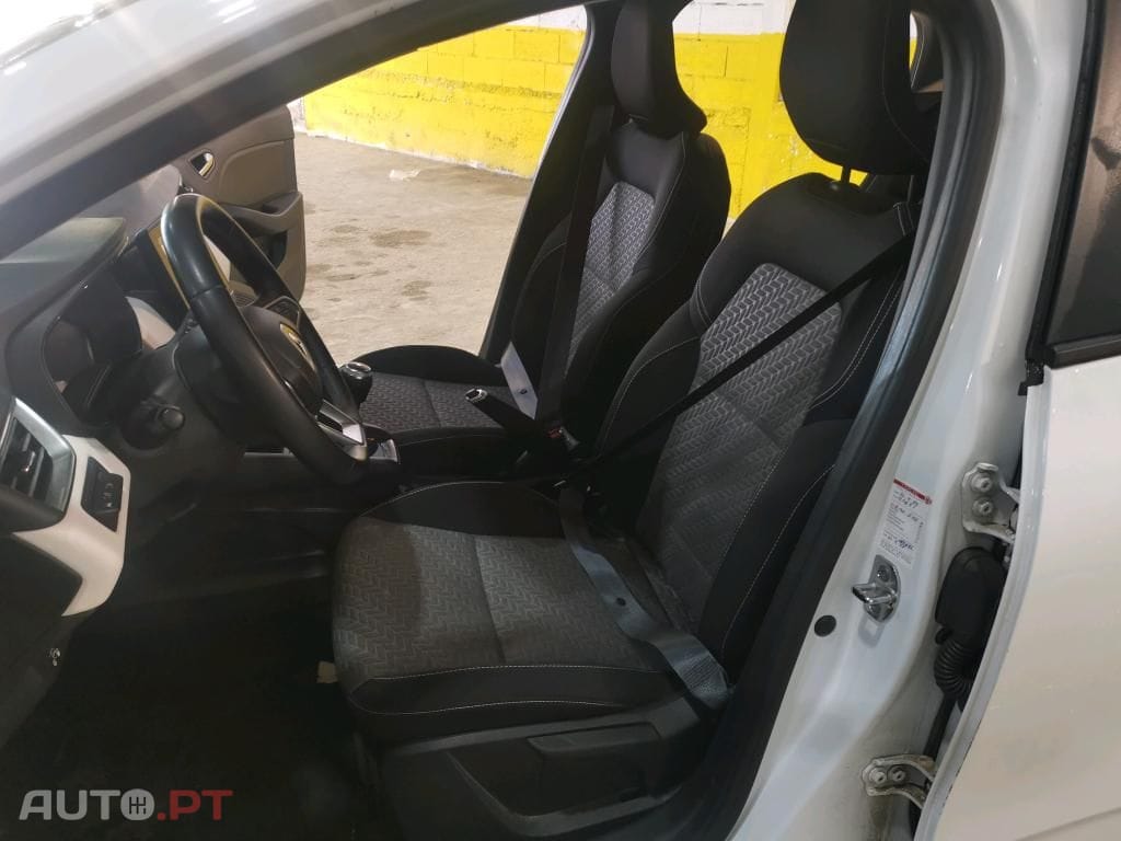 Renault Clio 1.0 TCe Limited Bi-Fuel