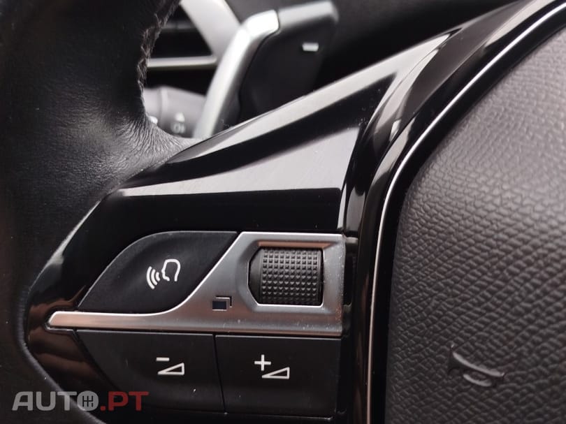 Peugeot 3008 1.6 Hybrid Allure Pack e-EAT8