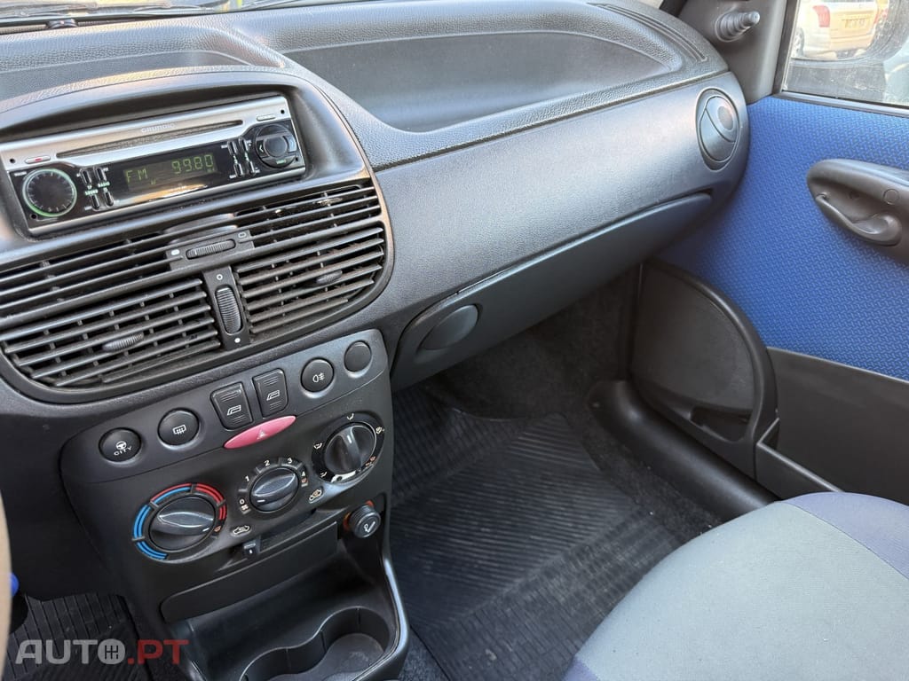 Fiat Punto 1.2 ELX — fotografia 13