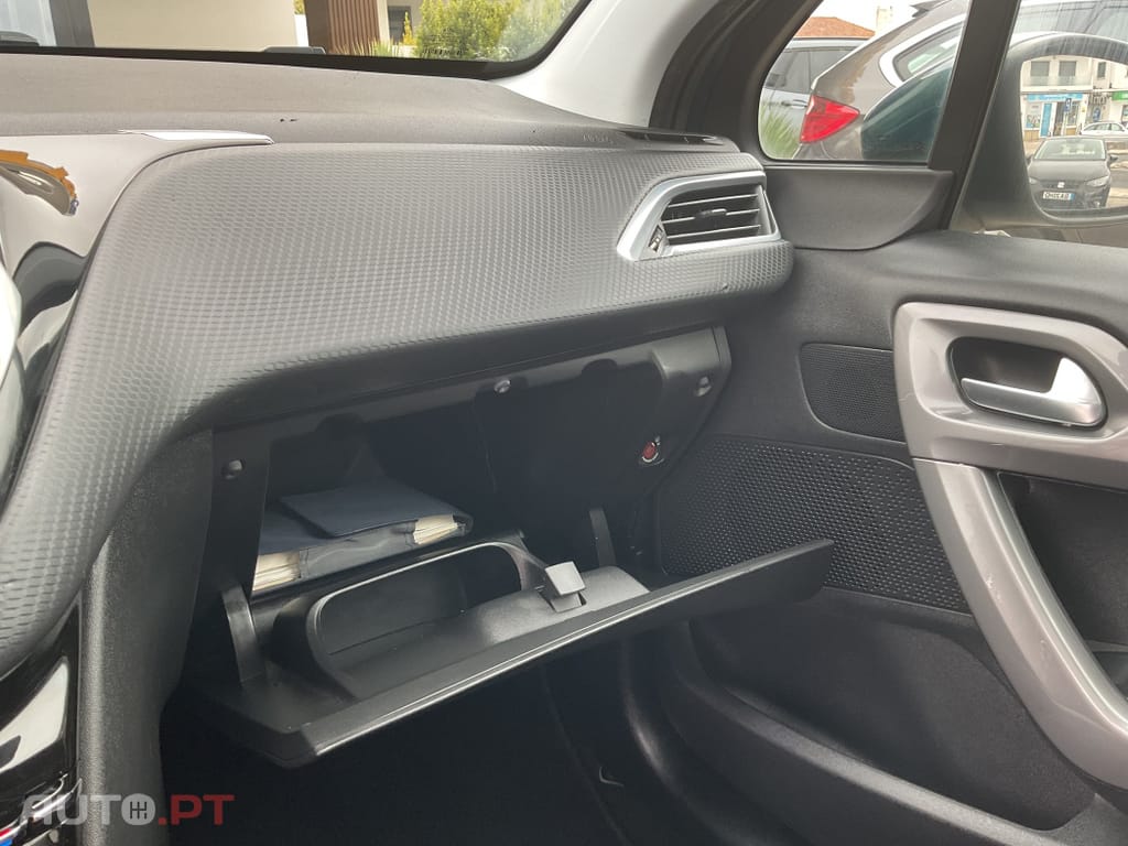 Peugeot 2008 1.6 BlueHDi Allure