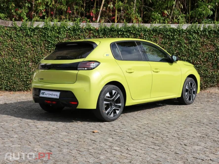 Peugeot E-208 50 kWh Style