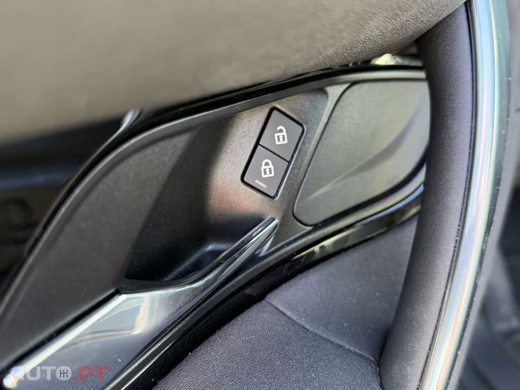 Land Rover Discovery Sport 1.5 I3 P270e AWD Dynamic SE