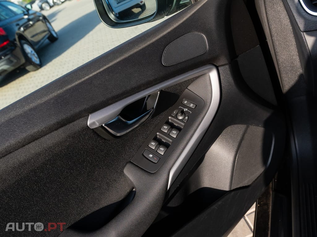 Volvo V40 2.0 D3 Momentum