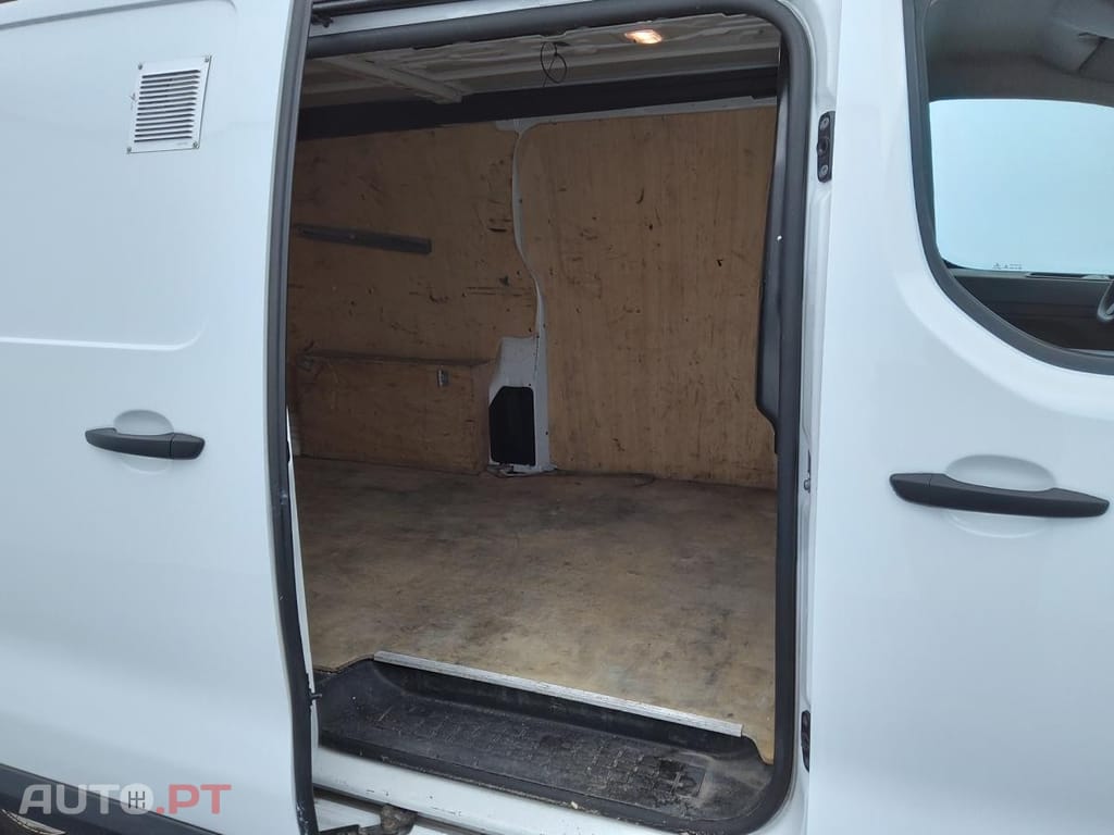 Peugeot Expert 2.0 BlueHDi Long Asphalt