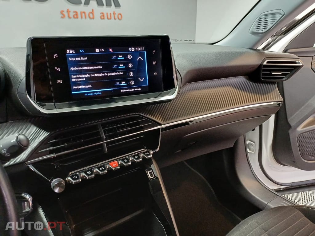 Peugeot 2008 1.5 BlueHDi Allure Pack