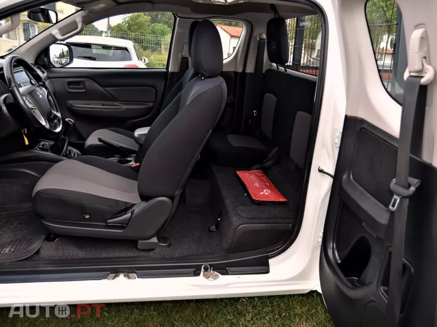 Mitsubishi L200 2.4 DI-D CD S.Cab 3L Instyle 4WD