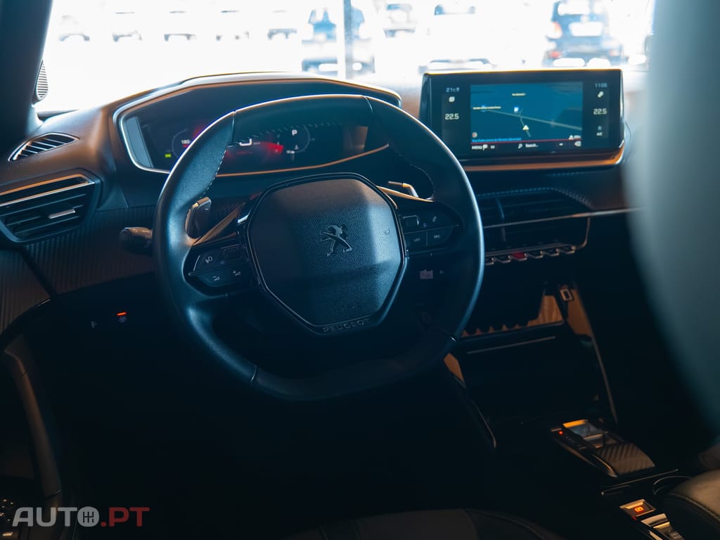 Peugeot 2008 1.2 PureTech Allure Pack EAT8