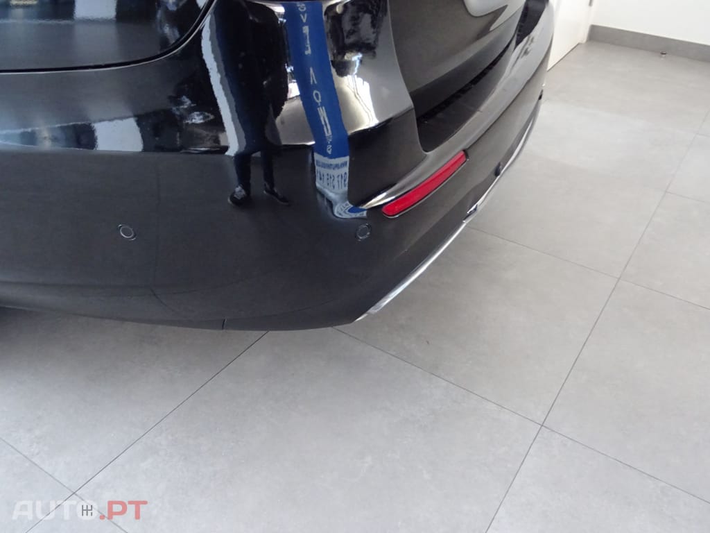 Mercedes-Benz E 220 D AMG Line 7L