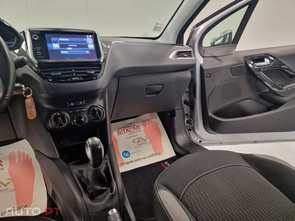 Peugeot 208 1.2 STYLE