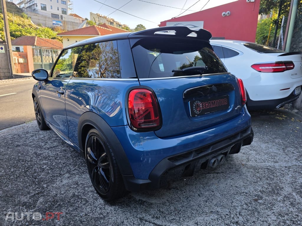 MINI Cooper John Cooper Works Auto Desportiva
