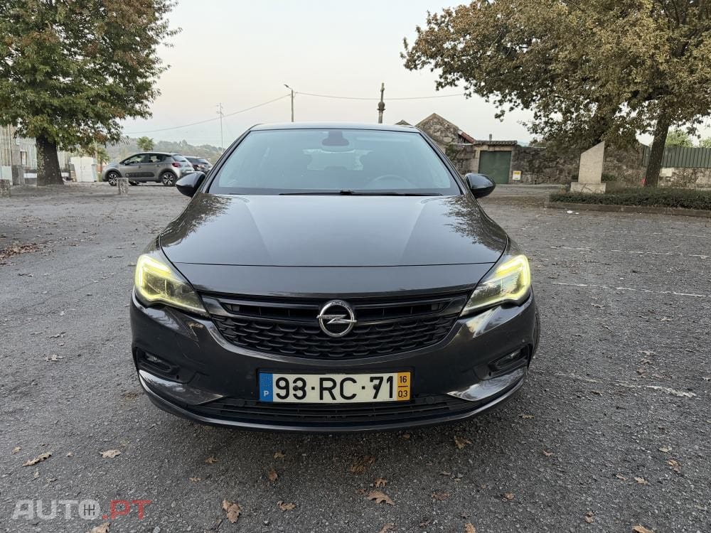 Opel Astra 1.6 CDTi Cosmo S/S J18