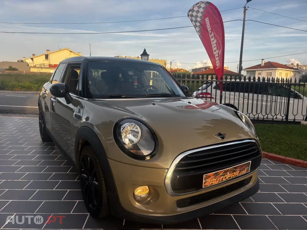 MINI Cooper Cooper Premium Yours Auto