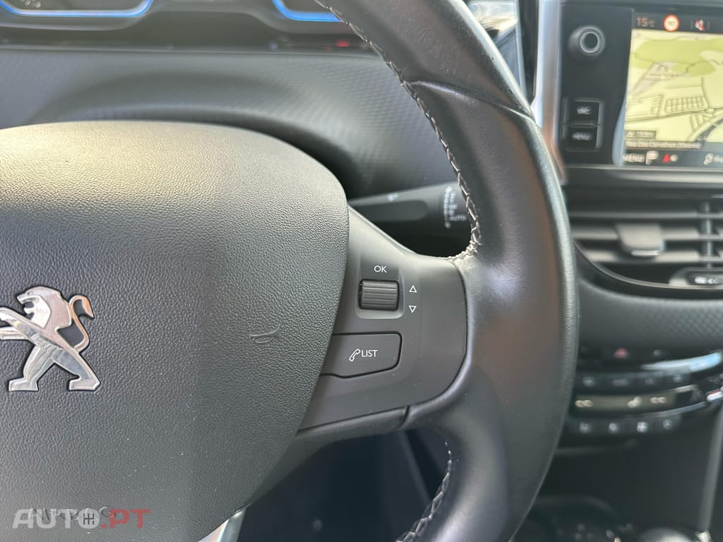 Peugeot 2008 1.5 BlueHDi Allure EAT6
