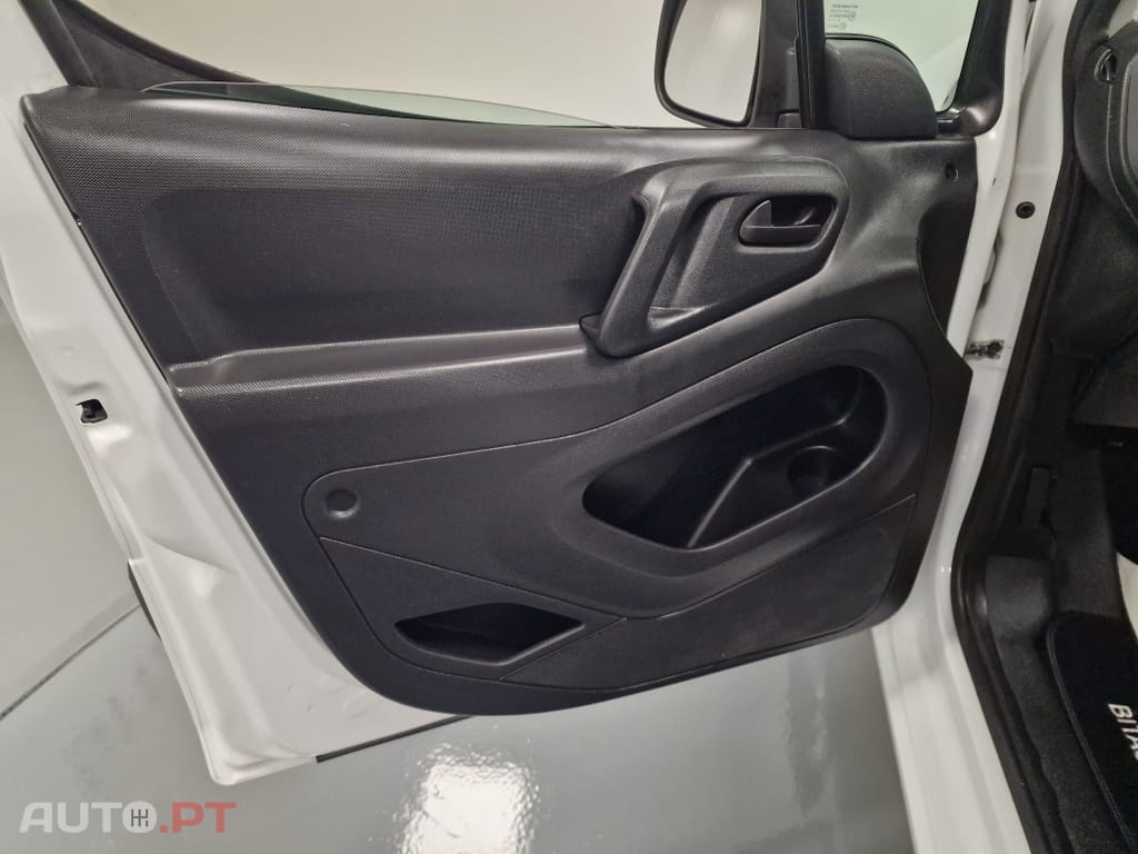 Citroen Berlingo 1.6 BLUEHDI IVA DEDUTIVEL APENAS 15.000KMS