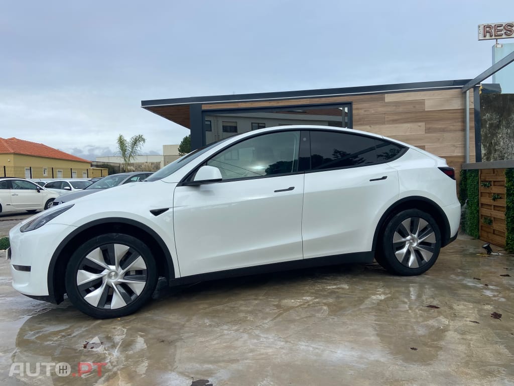 Tesla Model Y Long Range Dual Motor AWD
