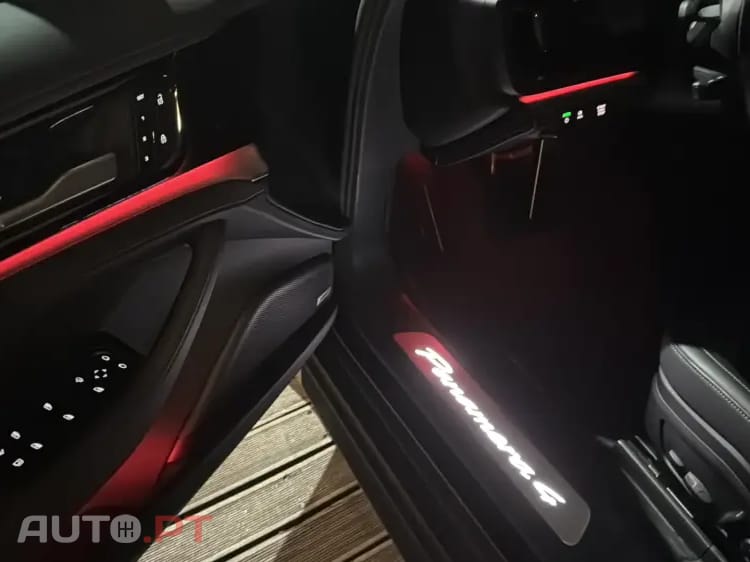 Porsche Panamera 4 E-Hybrid
